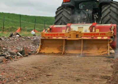 MIDIPIERRE DT in action rock crushing and tilling