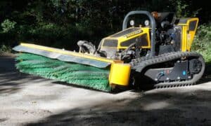 ROBO brush up close without operator