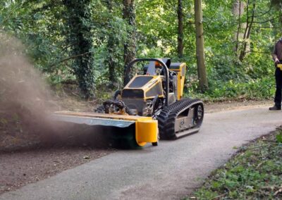 ROBO brush and operator with remote
