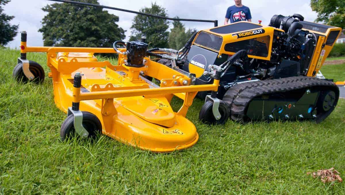 robo-rotary-turf-mower-1