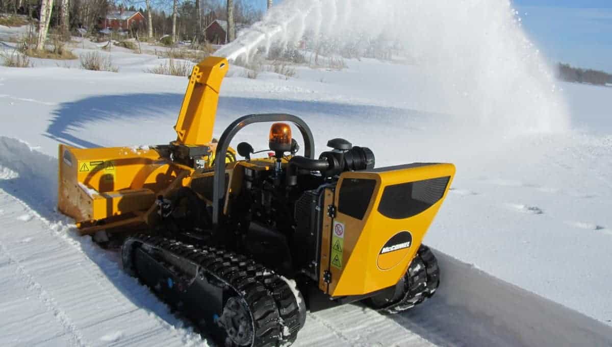 Robo Snow Blower in action