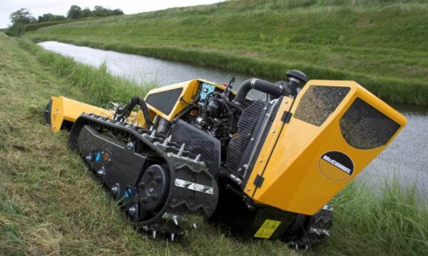 robo tracks in action