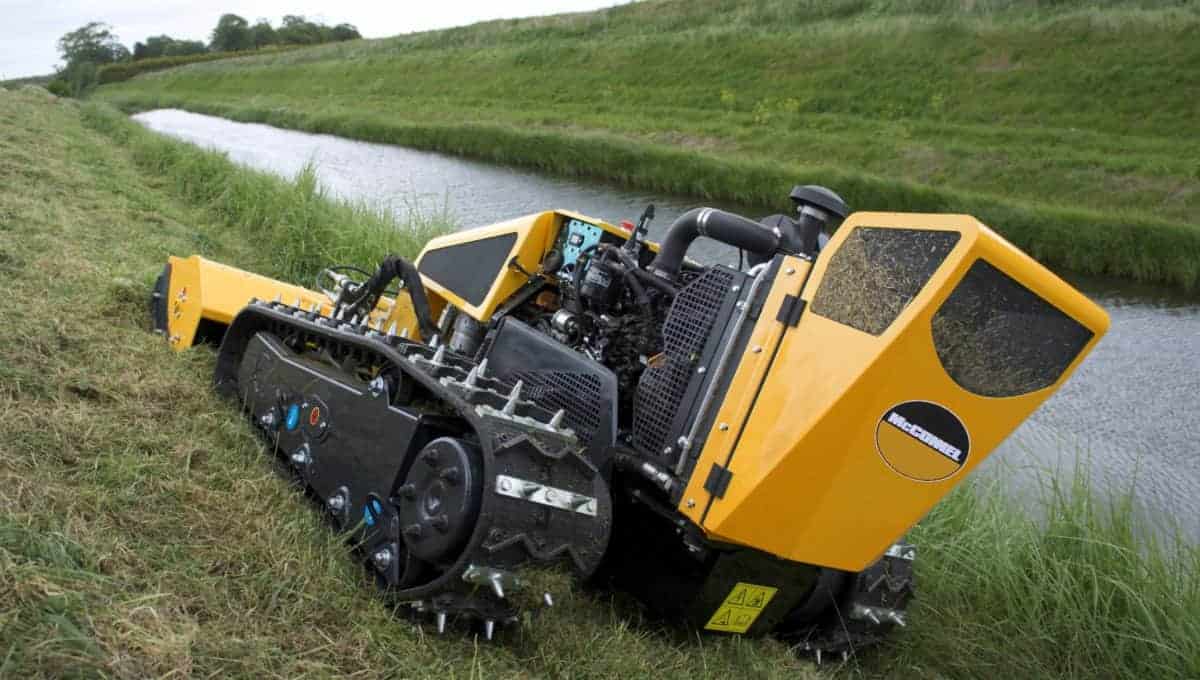 robo tracks in action